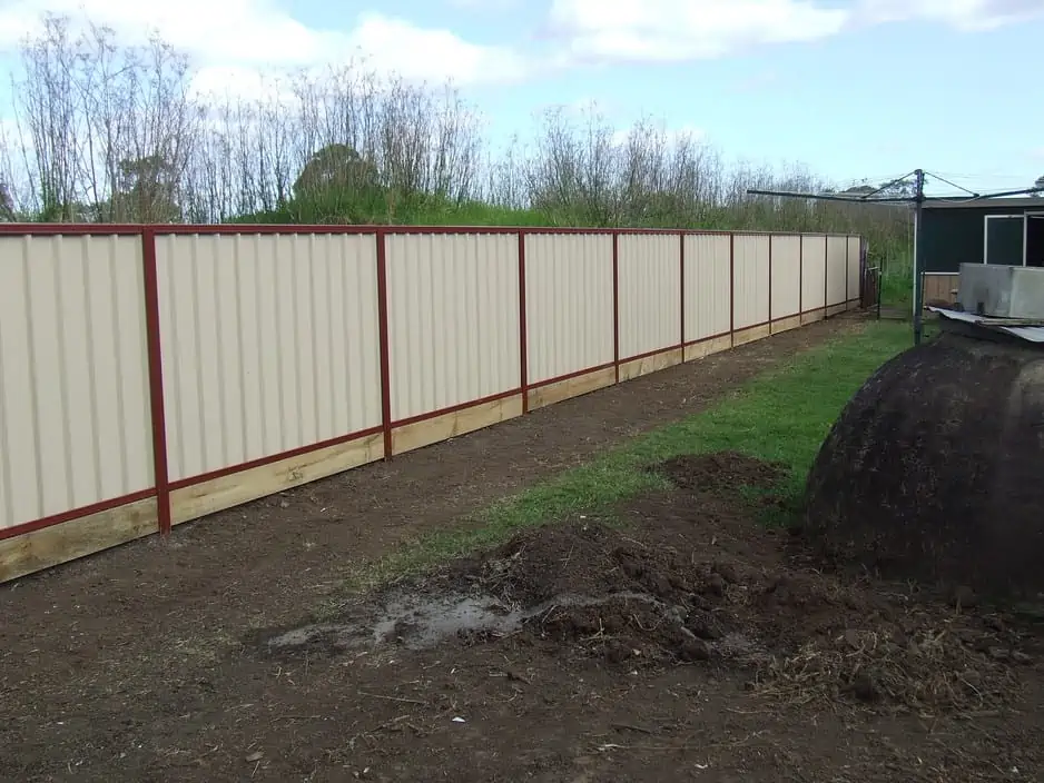 Colorbond fencing with sleeper under